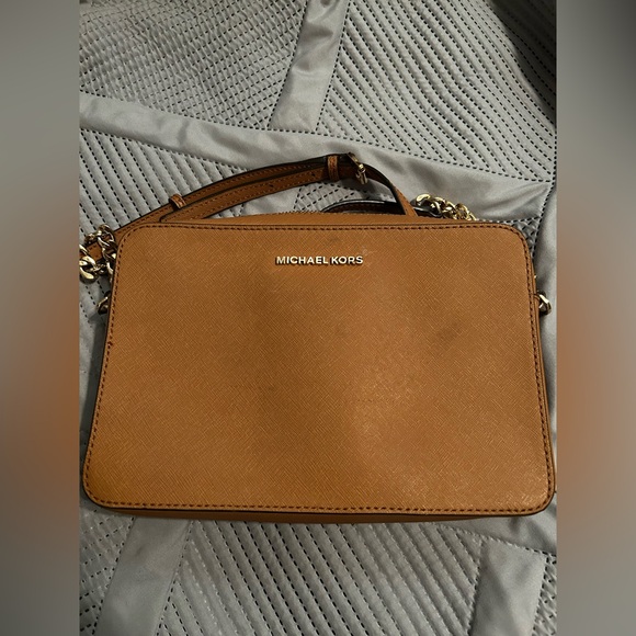 Micheal Kors Jet Set Crossbody Purse - Picture 3 of 4